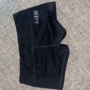 Black Fleo shorts